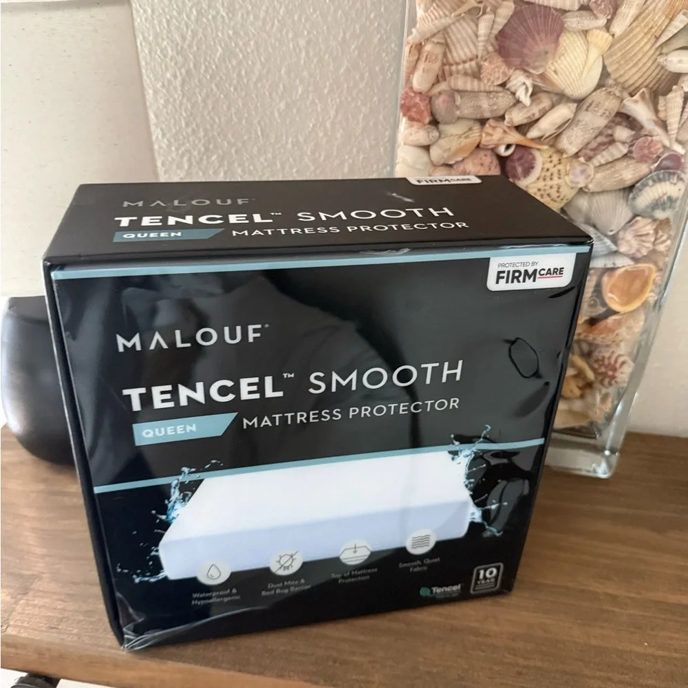 Malo Tencel Smooth Mattress Protector - Black and White